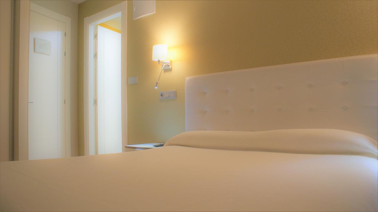 Hotel Rosal โอเบียโด ภายนอก รูปภาพ