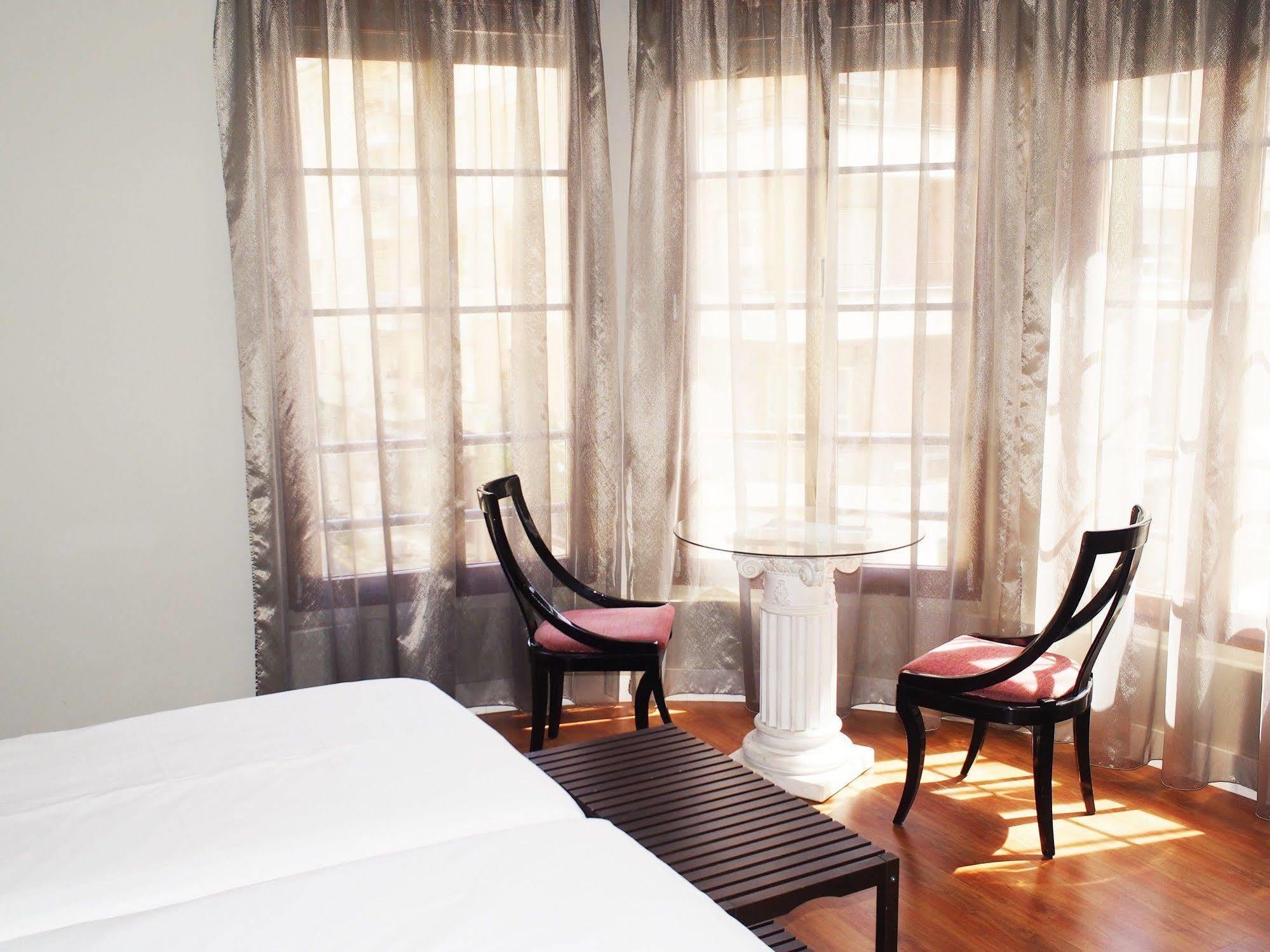 Hotel Rosal โอเบียโด ภายนอก รูปภาพ